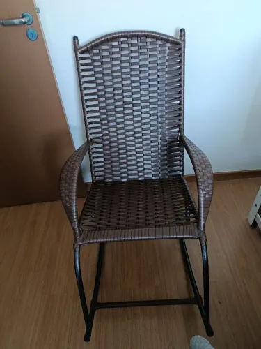 Cadeira de balanço de rattan