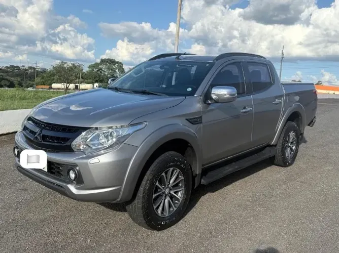 Mitsubishi L200 Triton Sport HPE-S 2.4 CD Dies. AUT 2020