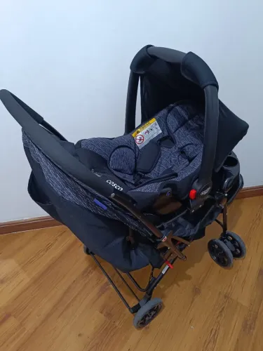 Carrinho de bebê + bebê conforto+ base