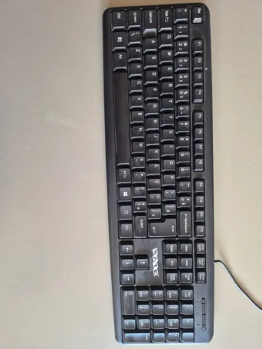 Teclado USB Satellite Preto Básico (ABNT2 com Ç) - Usado e Funcionando