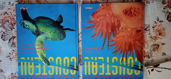 Livro as aventuras de Jacques Cousteau 