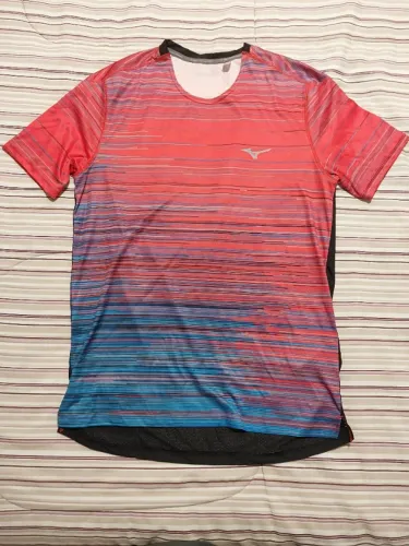 Camiseta Mizuno p/ acadêmia - Tamanho M