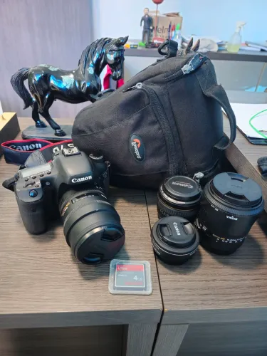 Câmera fotográfica canom +lentes