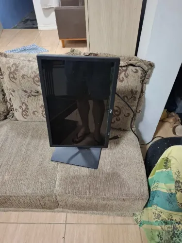 Monitor 19.5" LED HD+ 2ms 75Hz HDMI Ajuste Altura Rotação VESA