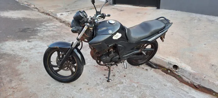 Vende se Moto Fazer 2010