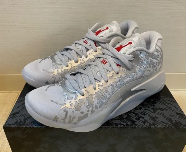 Tênis nike Jordan zion 3 original  Comprei dos Estados Unidos N42 com nota fiscal 