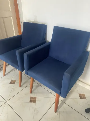 Vendo duas cadeiras semi novas