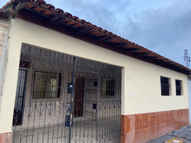 ALUGO CASA BAIRRO IANETAMA CASTANHAL - PRÓX AO CENTRO
