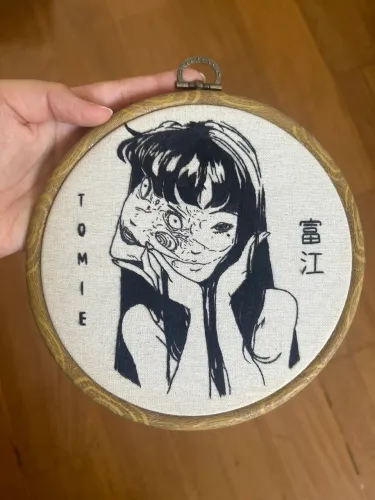 Bordado Tomie Junji Ito