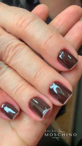 Salão abre vaga pra manicure ! 1 vagas!!