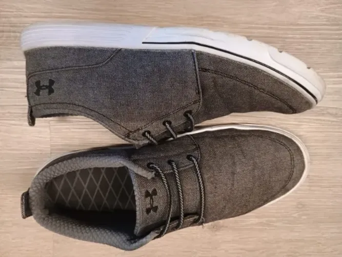 Tênis casual cinza masculino Under Armour (tam 41, mas calça até 42) - novo