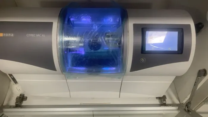 Fresadora Sirona CEREC MCLX E BLUECAM Equipamento Odontológico