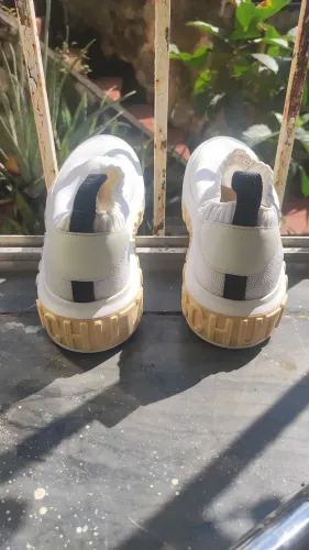 Tenis / sapato schutz tamanho 35