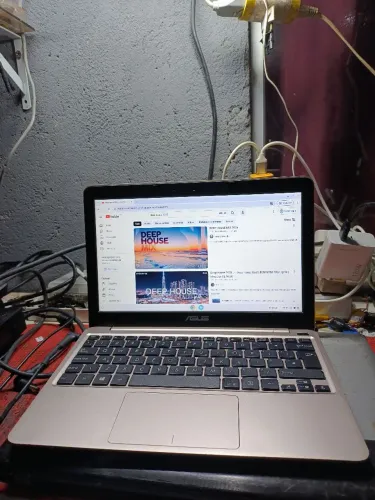 Notebook Asus e220h