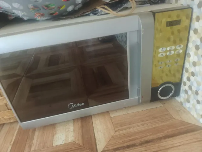 Microondas Midea C/ Defeito