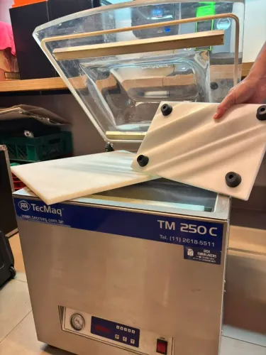 Seladora a Vácuo TecMaq TM 250 C - Suporte p/ Líquidos