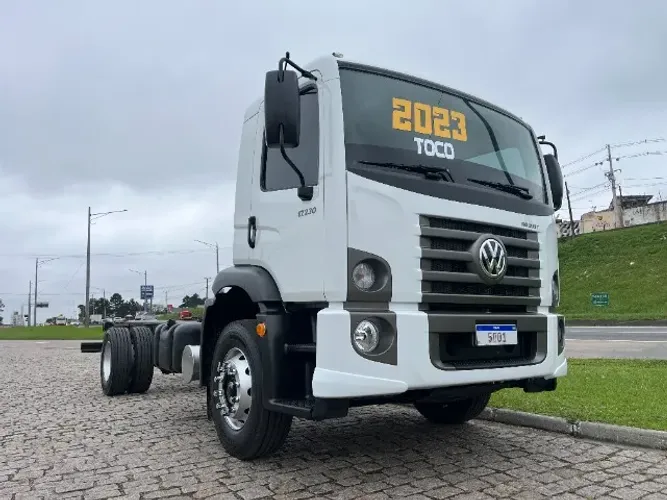 Vw 17.230 Constellation ano 2022/23 - Volkswagen - Caminhão toco 4X2 - Motor MAN 4 cc