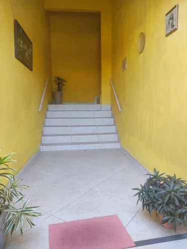 Alugo apartamento.