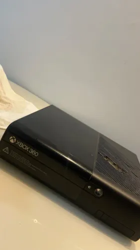 XBOX 360 SUPER SLIM