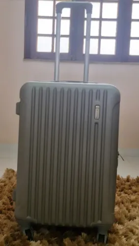 Vendo mala de viagem seminova