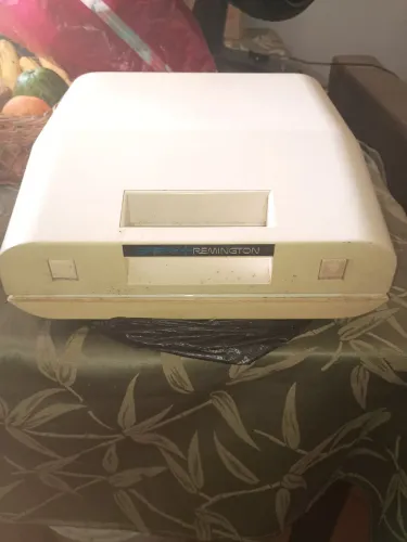 Máquina de escrever Remington Sperry Rand com maleta original