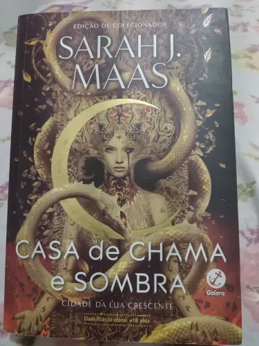 Cidade da Lua Crescente/ Casa de chama e sombra / Sarah J. Maas - seminovo 