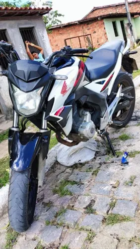 Vendo essa moto, mais informações chama no PV