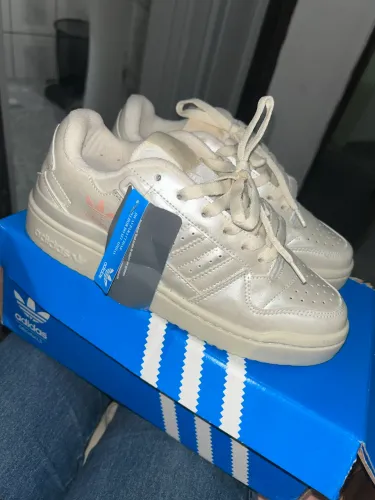 ADIDAS ORIGINAL FÓRUM LOW PEROLADO