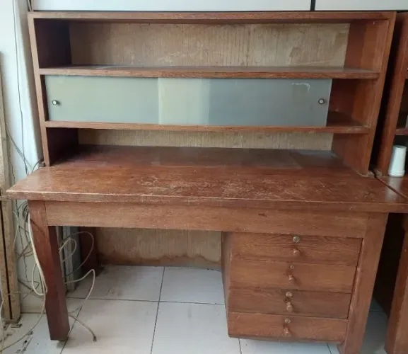 VENDO ARMÁRIO EM MADEIRA DE LEI ANGELIM - R$ 500,00
