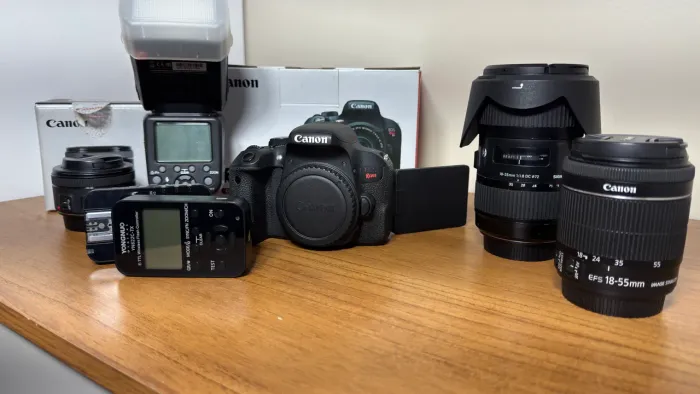 Canon T7i, Lentes e Flash