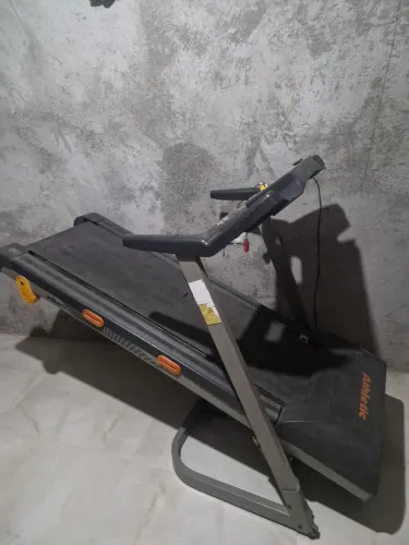 ESTEIRA ATHLETIC PROFISSIONAL/RESIDENCIAL - OPORTUNIDADE