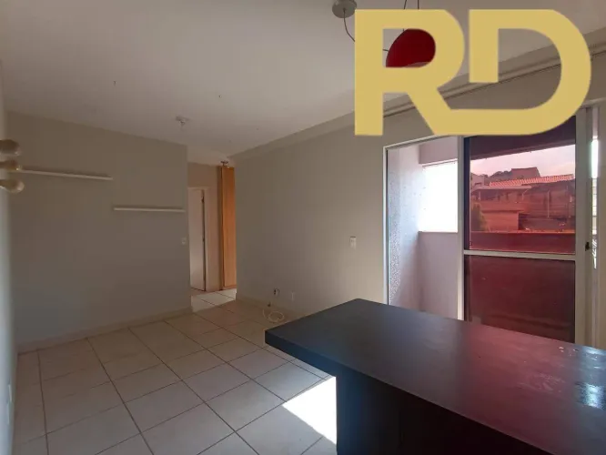 Apartamento de 02 quatros no Esplanada