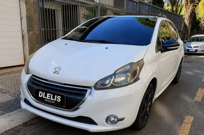 Peugeot 208 Allure 1.5 Flex 8V 5P 2014