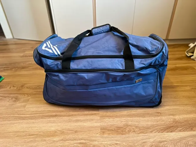 Bolsa viagem importada de mão 