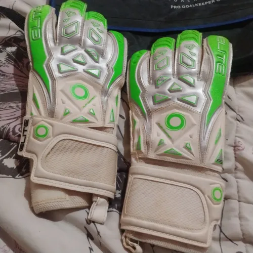 Luva de Goleiro Elite