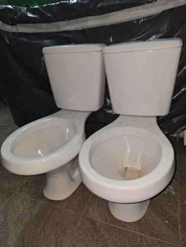 Vendo vaso sanitário com caixa acoplada - DECA