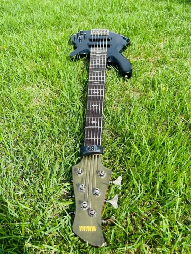 Contra baixo Yamaha TRB 1006J