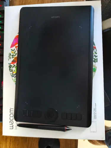 WACOM INTUOS PRO M (PTH 660)