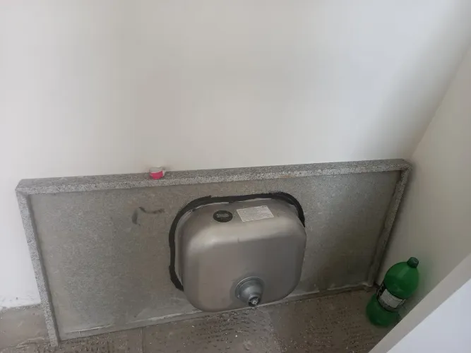 Balcão em granito cinza andorinha