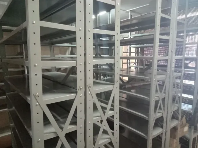 Armários de ferro e balcao