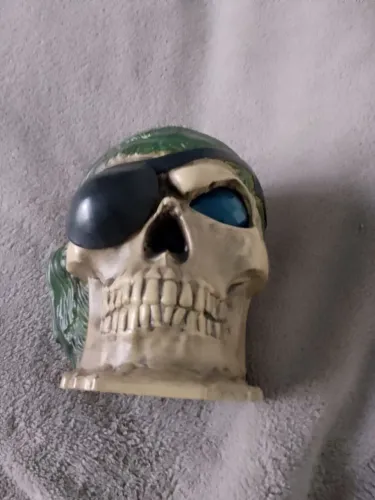 Caveira Lego Piratas do Caribe.