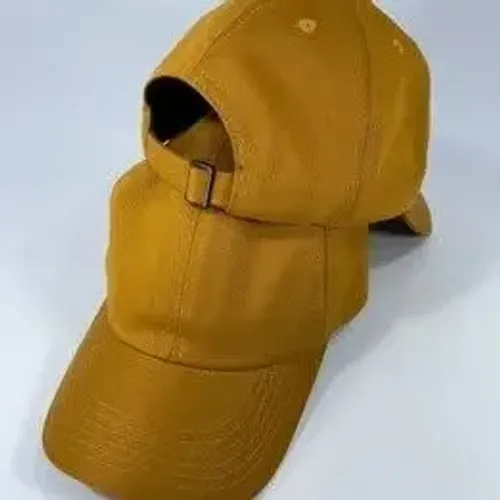 BONÉ DAD HAT LISO CARAMELO