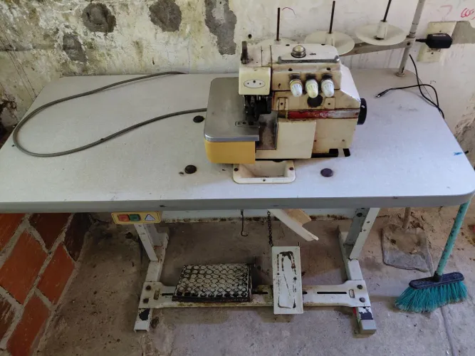 Vendo máquina overloque,em bom estado