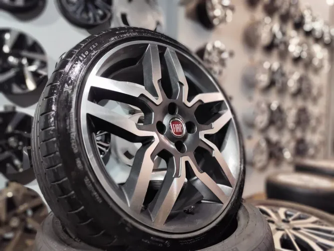 Rodas aro 17" Fiat Idea Sporting+ Pneus 195/40 R17"- Aceito Cartão 