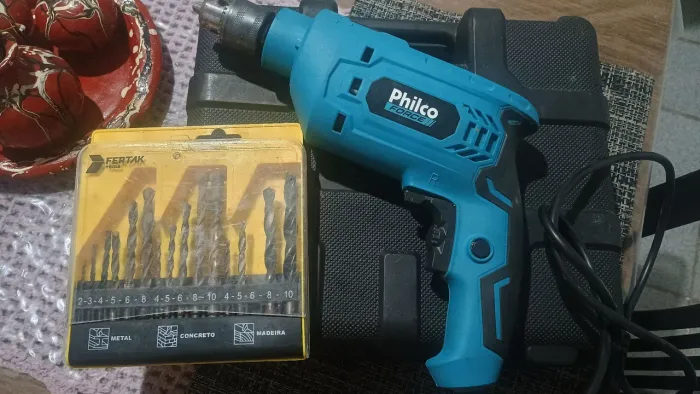 Vendo furadeira Philco