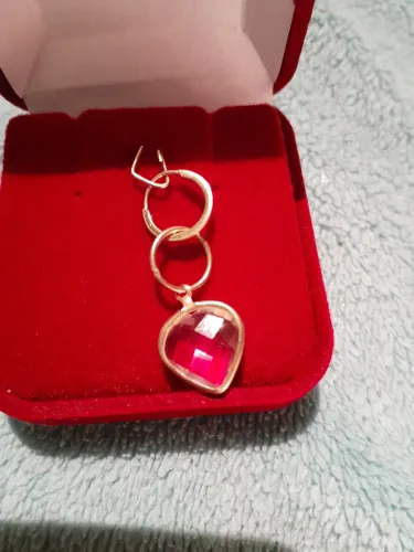 Brinco ouro 18k argola com 1,5x15 com pingente coração ouro 18k e zirconia