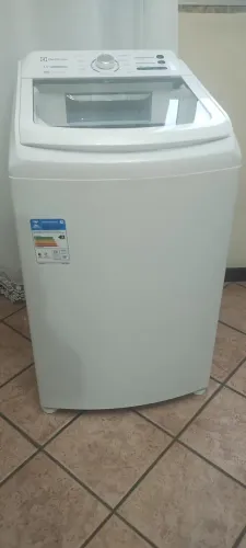 Máquina de lavar Eletrolux 13kg essencial care