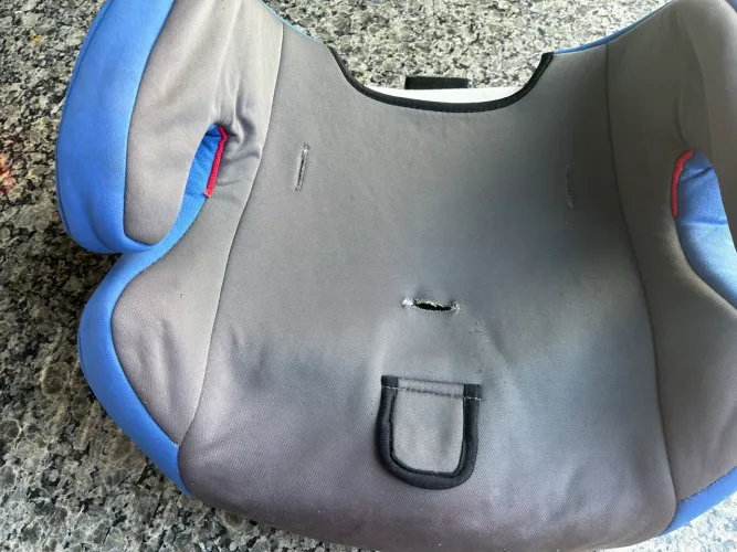 Assento de Elevação Infantil (Booster) - Prático e Confortável