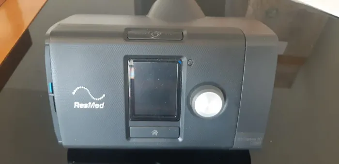 CPAP ResMed AirSense 10 com umidificador - Pouquíssimo uso