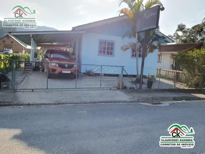 Casa de Angelim Pedra com Escritura Pública em Águas Mornas